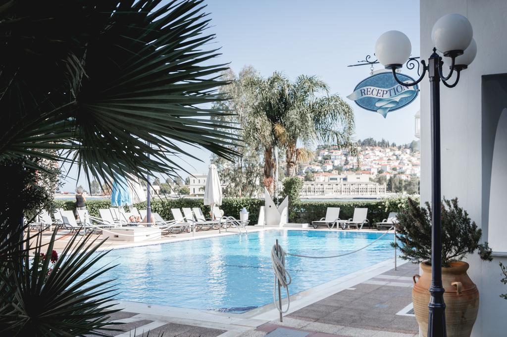 Apartahotel Nikis Village 3*